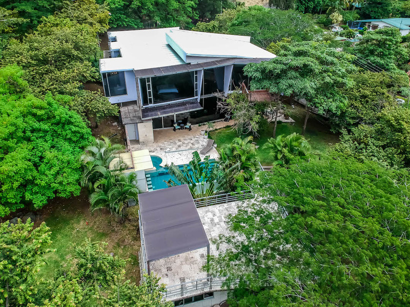 6 bed Single Family Homes For Sale in Santa Ana, San Jose - 1